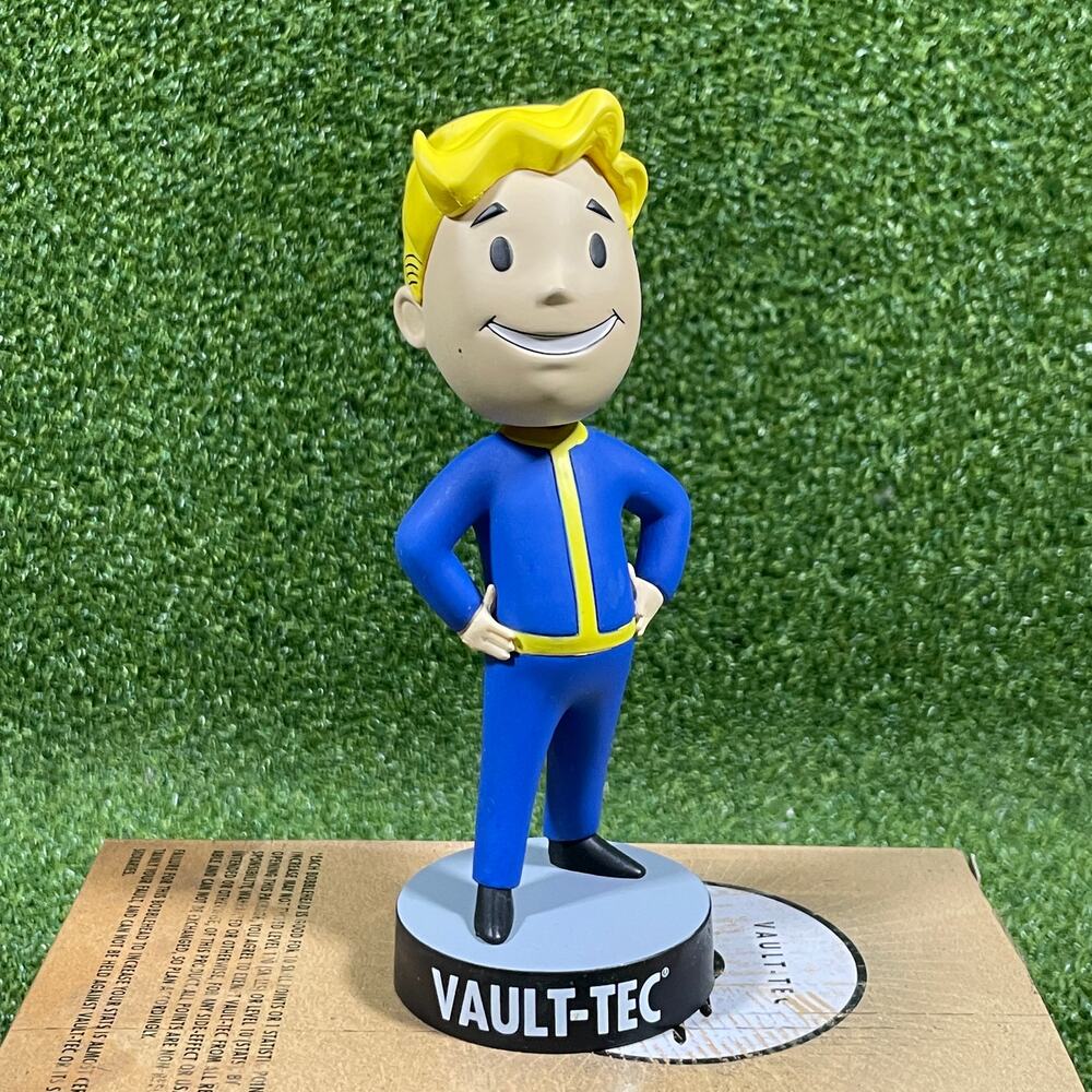 Vault-Tec Fallout 4 Vault Boy Bobblehead Figure - Picture 3 of 3